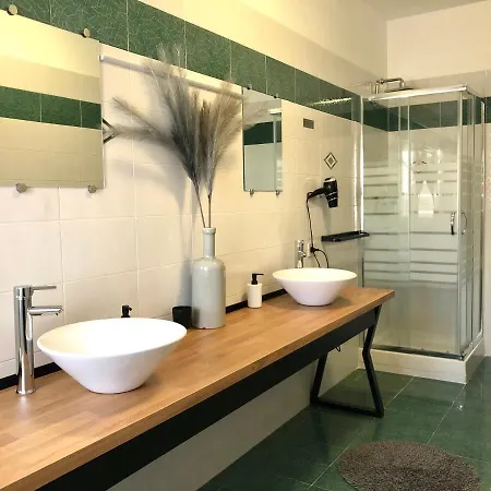 Omnia Apartment
